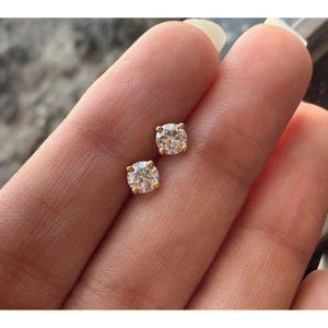18k Yellow Gold Diamond 5mm Stud Earrings